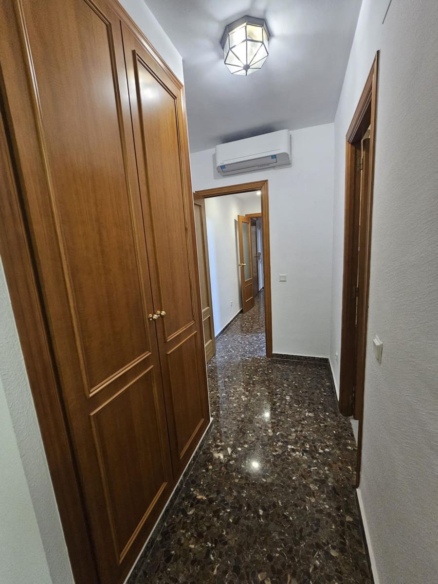 4 Zimmer Wohnung zu vermieten in Valencia Stadt mit Garage - 1.500 € (Ref: 9536795)