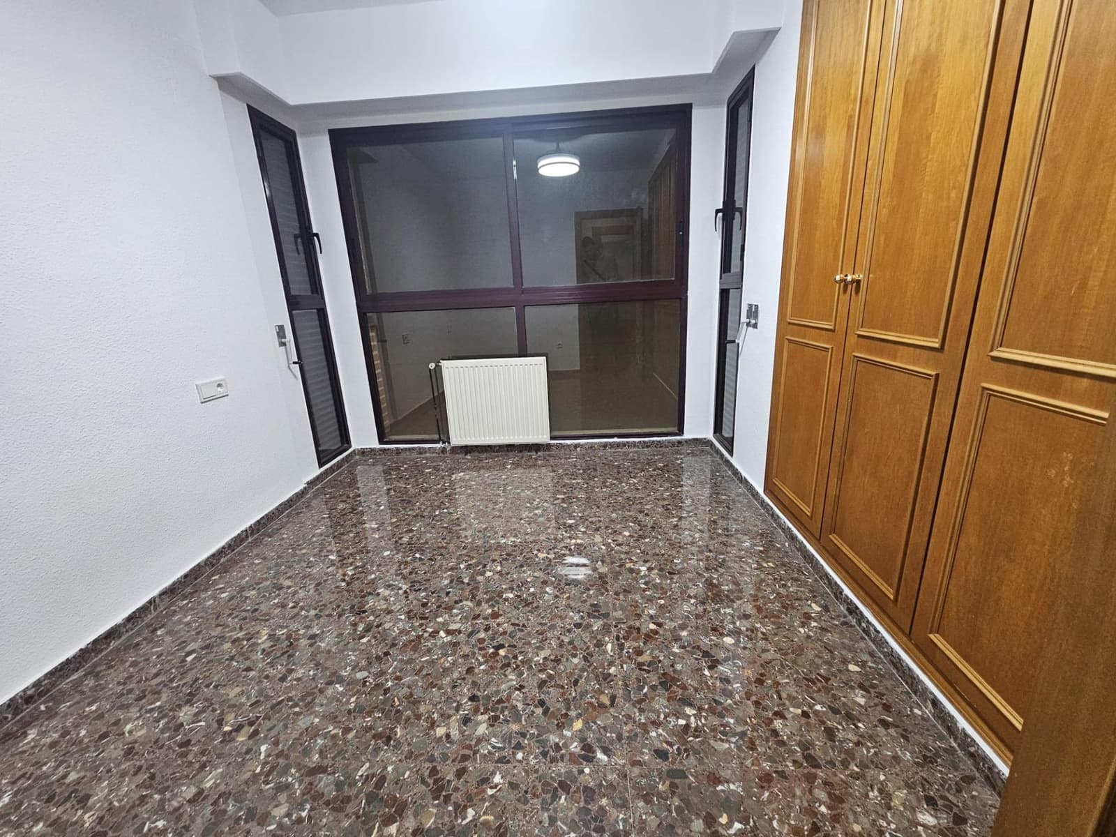 4 Zimmer Wohnung zu vermieten in Valencia Stadt mit Garage - 1.500 € (Ref: 9536795)