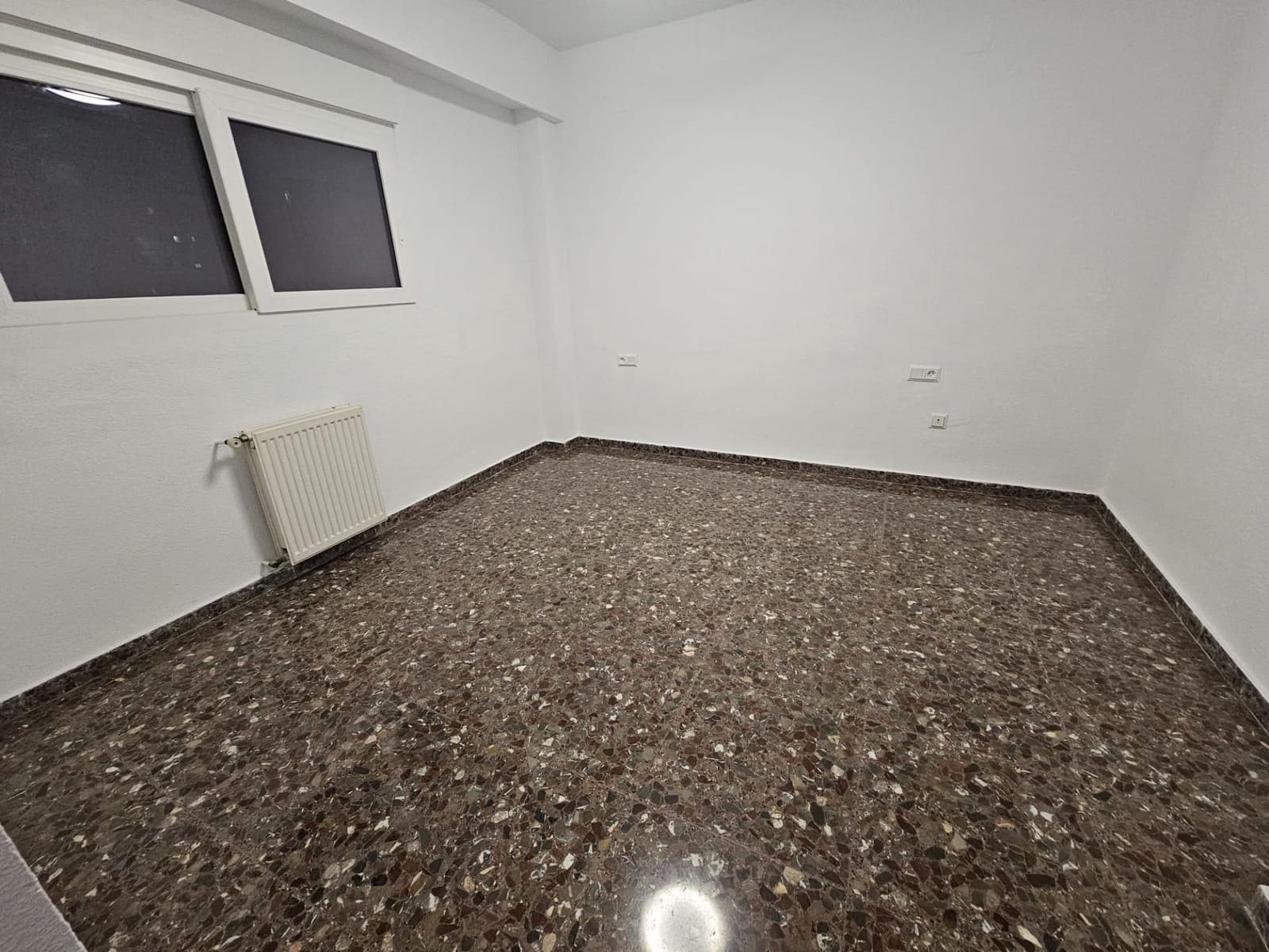 4 Zimmer Wohnung zu vermieten in Valencia Stadt mit Garage - 1.500 € (Ref: 9536795)