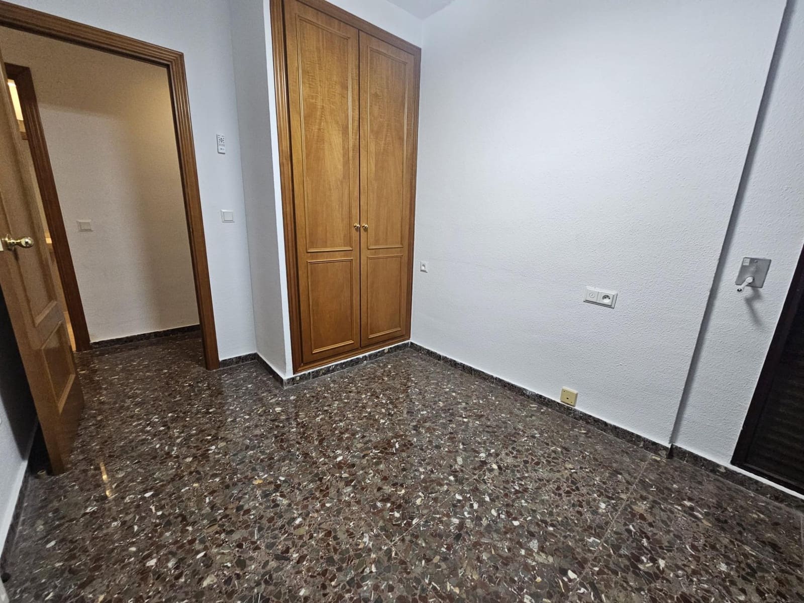 4 Zimmer Wohnung zu vermieten in Valencia Stadt mit Garage - 1.500 € (Ref: 9536795)