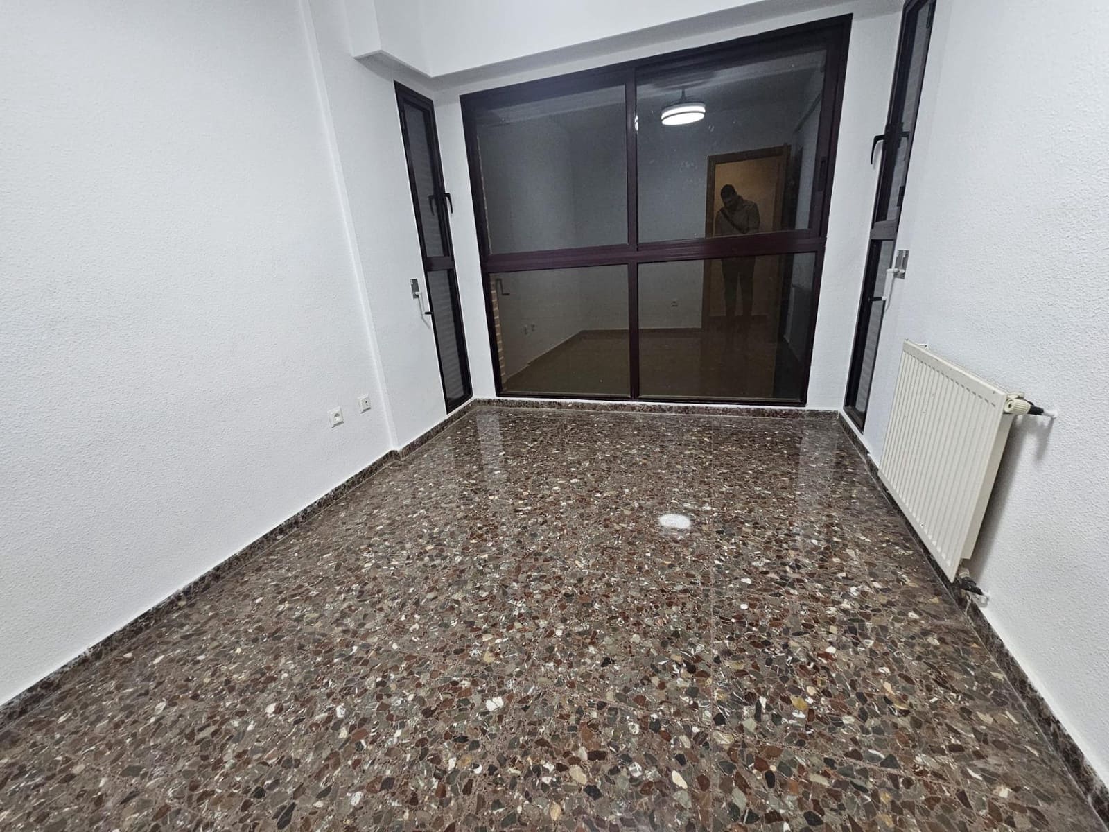 4 Zimmer Wohnung zu vermieten in Valencia Stadt mit Garage - 1.500 € (Ref: 9536795)
