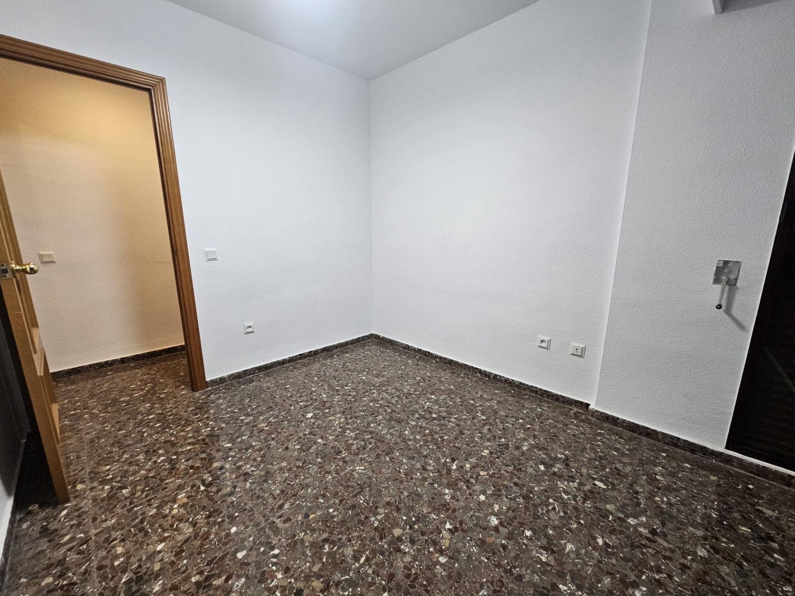 4 Zimmer Wohnung zu vermieten in Valencia Stadt mit Garage - 1.500 € (Ref: 9536795)