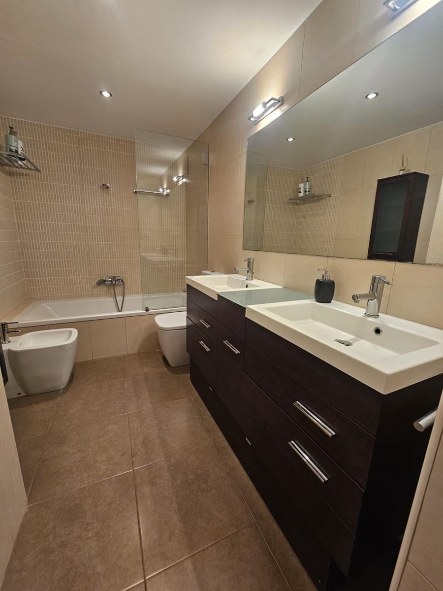 Appartement de 2 chambres à louer à Valence ville - 1 350 € (Ref: 9536796)