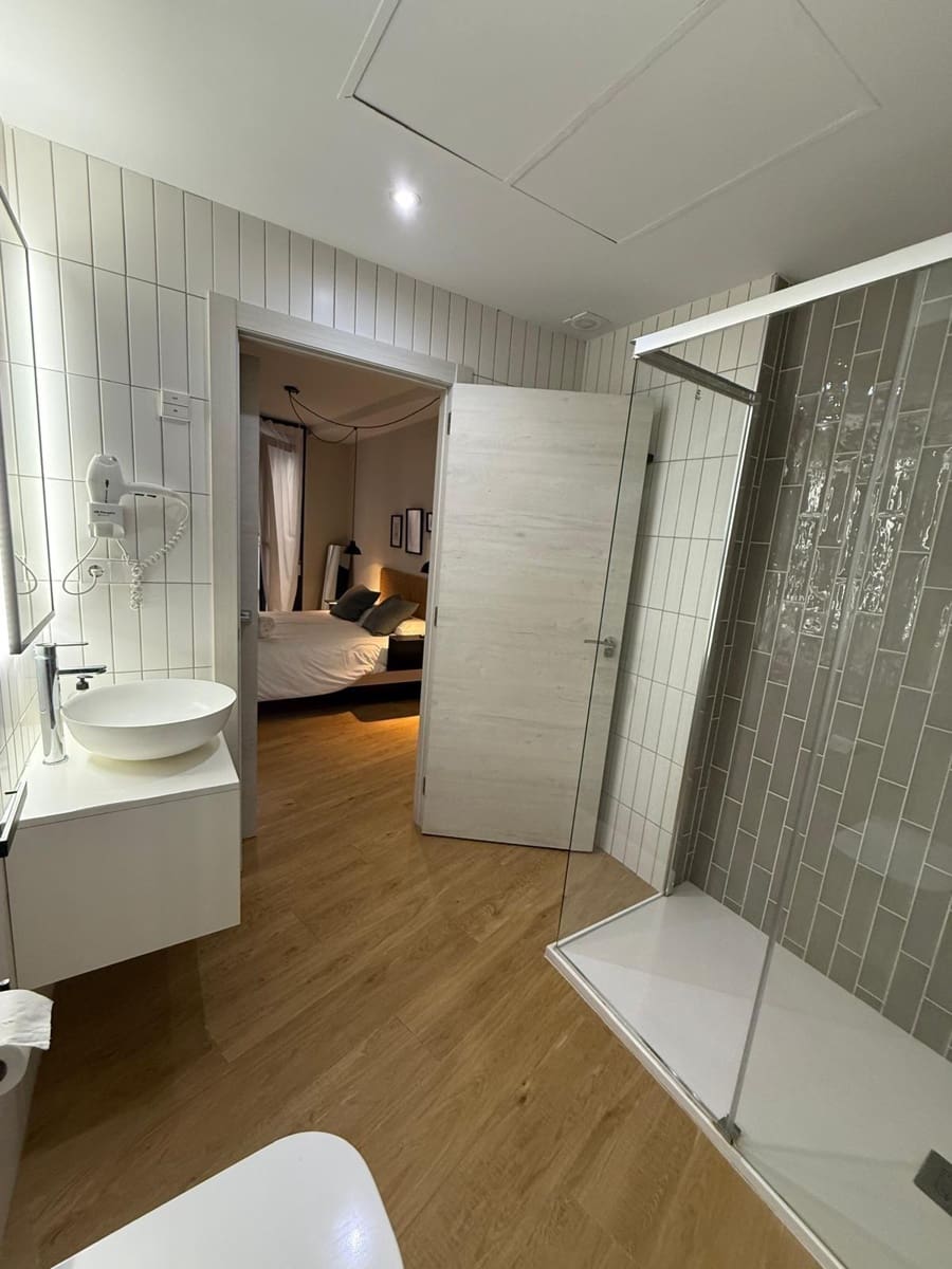 6 soverom Hotell til salgs i Valencia by - € 1 500 000 (Ref: 9543644)