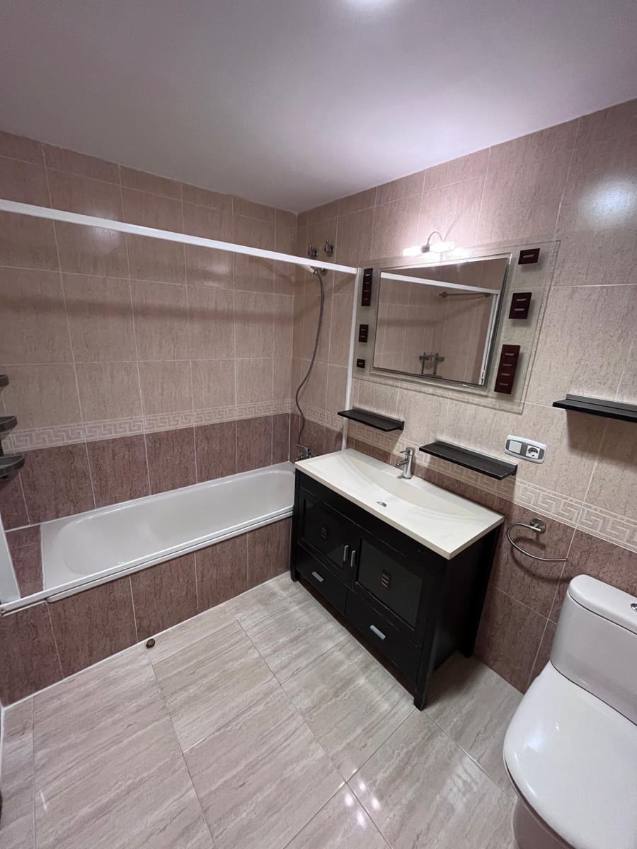 2 bedroom Flat for rent in Alfafar with garage - € 990 (Ref: 9568668)