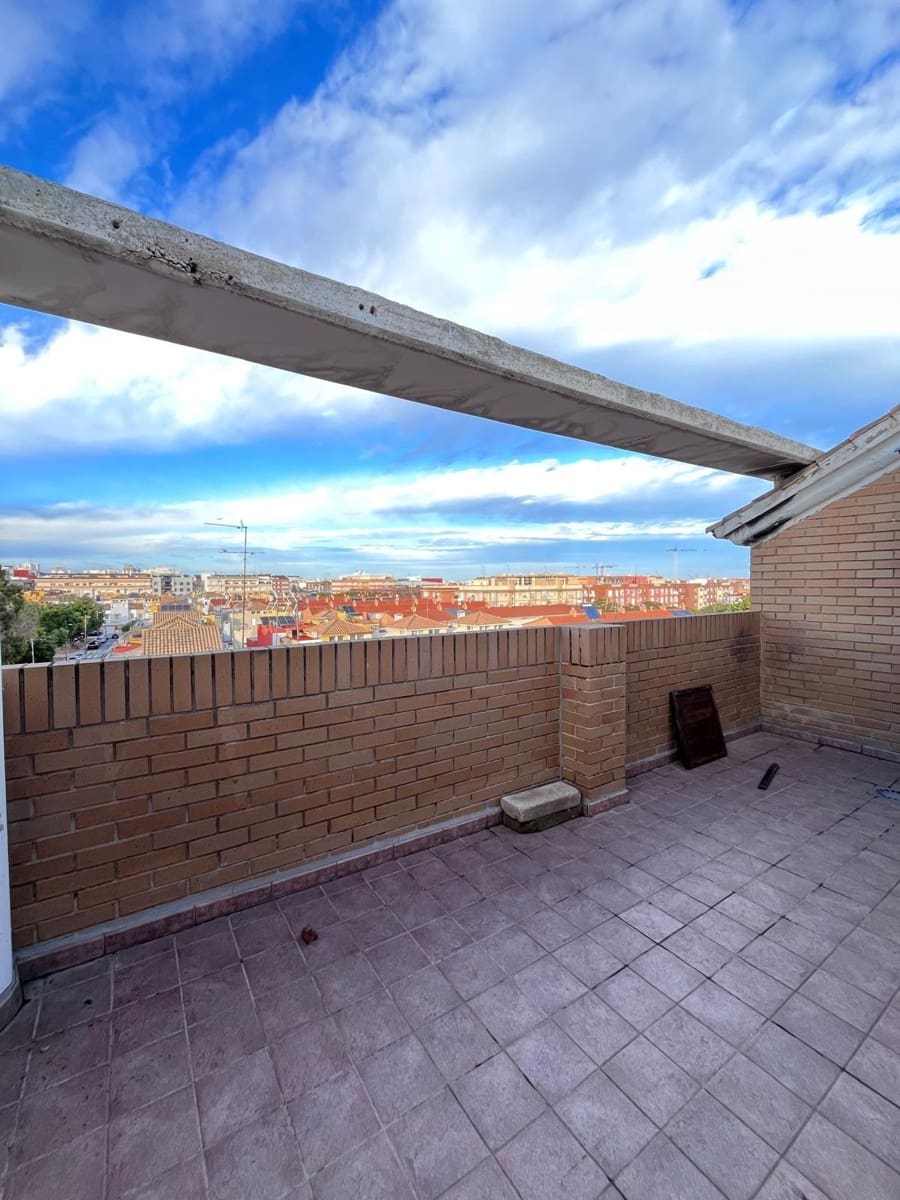 2 bedroom Flat for rent in Alfafar with garage - € 990 (Ref: 9568668)