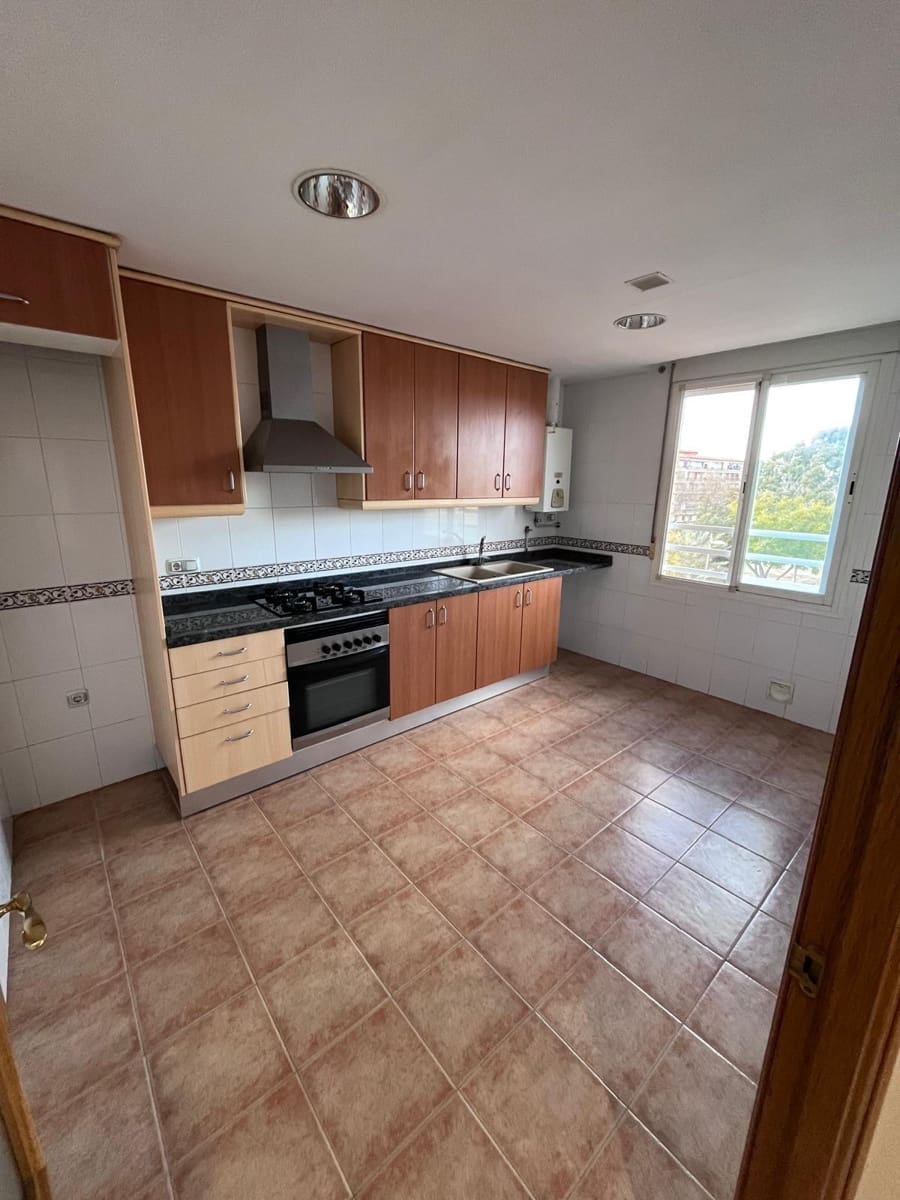 2 bedroom Flat for rent in Alfafar with garage - € 990 (Ref: 9568668)