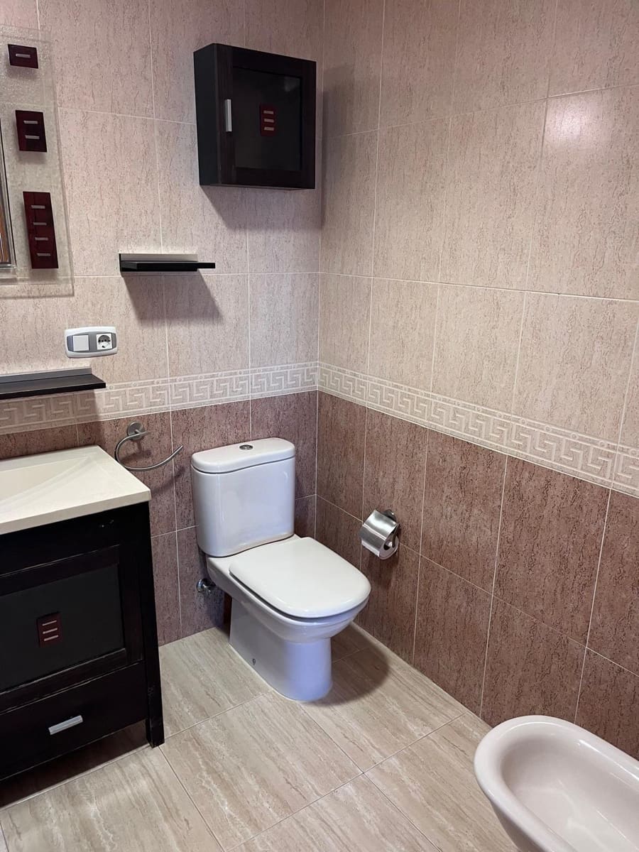 2 bedroom Flat for rent in Alfafar with garage - € 990 (Ref: 9568668)