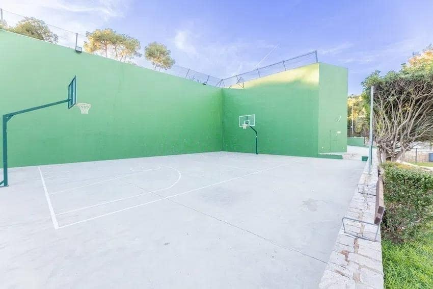 1 soverom Leilighet til leie i Chiva - € 1 250 (Ref: 9571187)