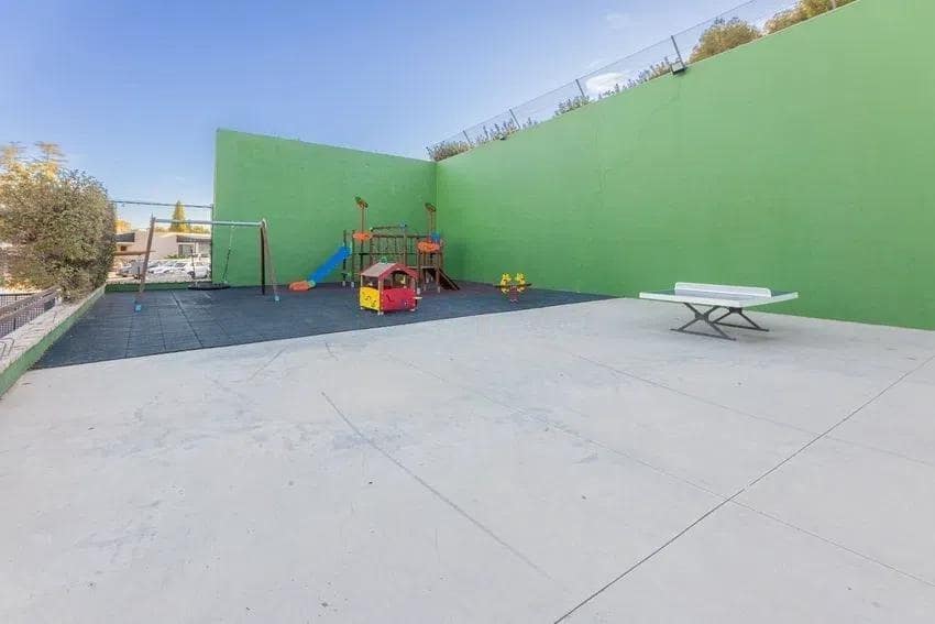 1 soverom Leilighet til leie i Chiva - € 1 250 (Ref: 9571187)