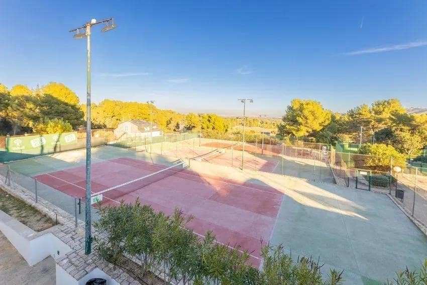 1 soverom Leilighet til leie i Chiva - € 1 250 (Ref: 9571187)