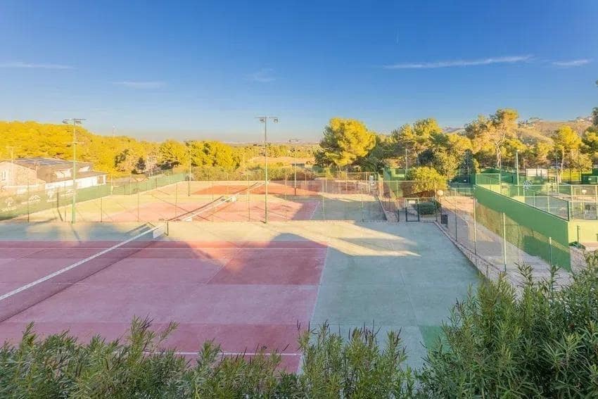 1 soverom Leilighet til leie i Chiva - € 1 250 (Ref: 9571187)