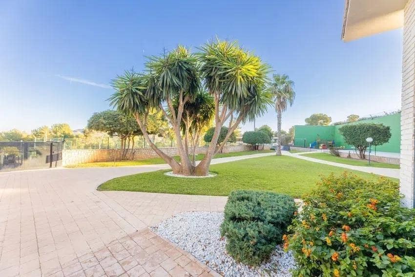 1 soverom Leilighet til leie i Chiva - € 1 250 (Ref: 9571187)