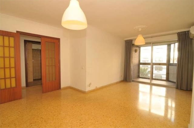 4 soveværelse Lejlighed til leje i Russafa, Valencia by - € 1.600 (Ref: 9571190)