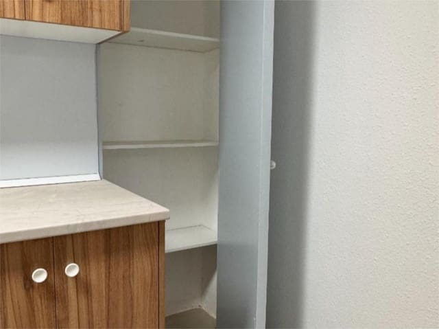 Piso de 4 habitaciones en Alfafar en alquiler - 1.300 € (Ref: 9599560)