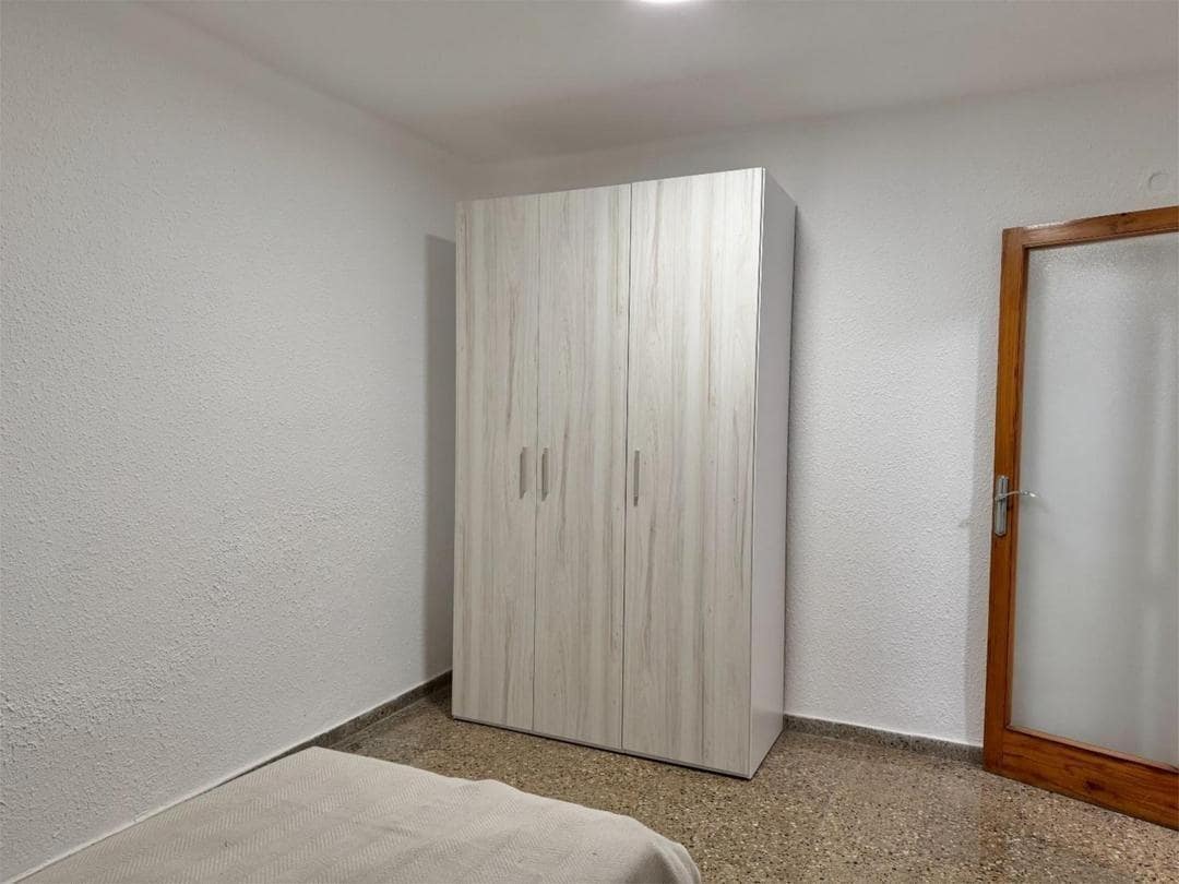 4 bedroom Flat for rent in Alfafar - € 1,300 (Ref: 9599560)