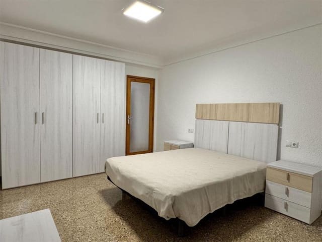 Piso de 4 habitaciones en Alfafar en alquiler - 1.300 € (Ref: 9599560)