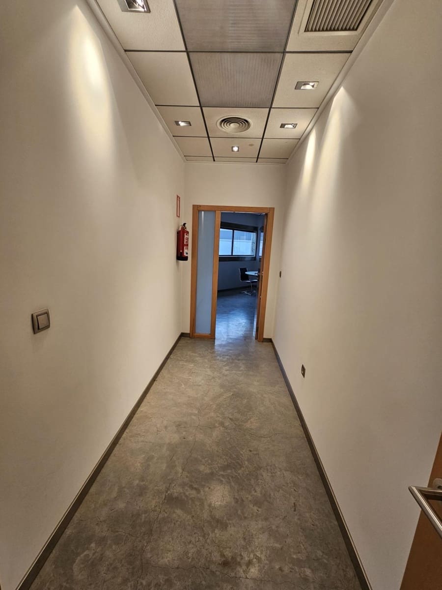 Yritys myytävänä paikassa L'Alcudia mukana 
autotalli - 180 000 € (Ref: 9599562)