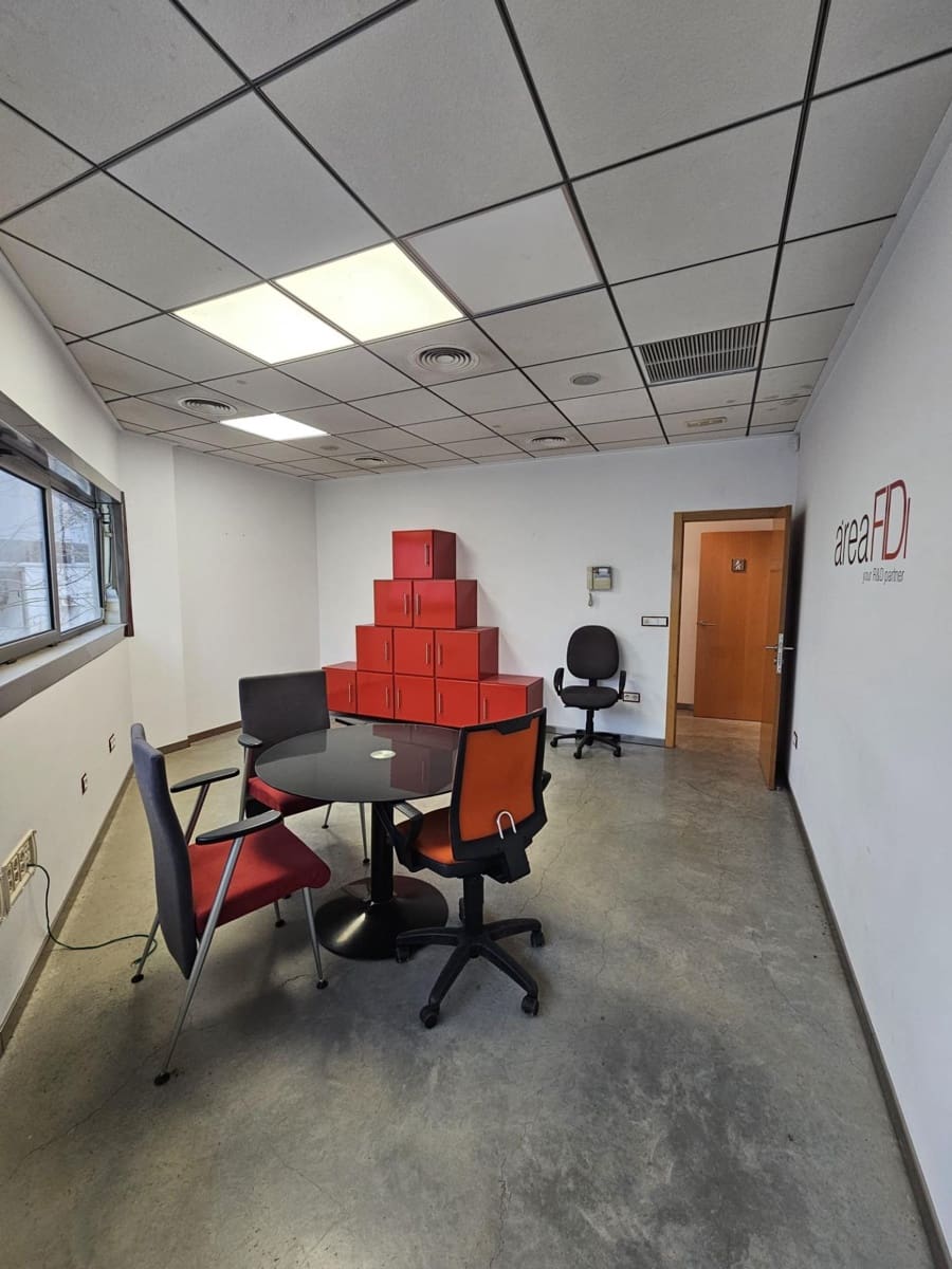 Yritys myytävänä paikassa L'Alcudia mukana 
autotalli - 180 000 € (Ref: 9599562)