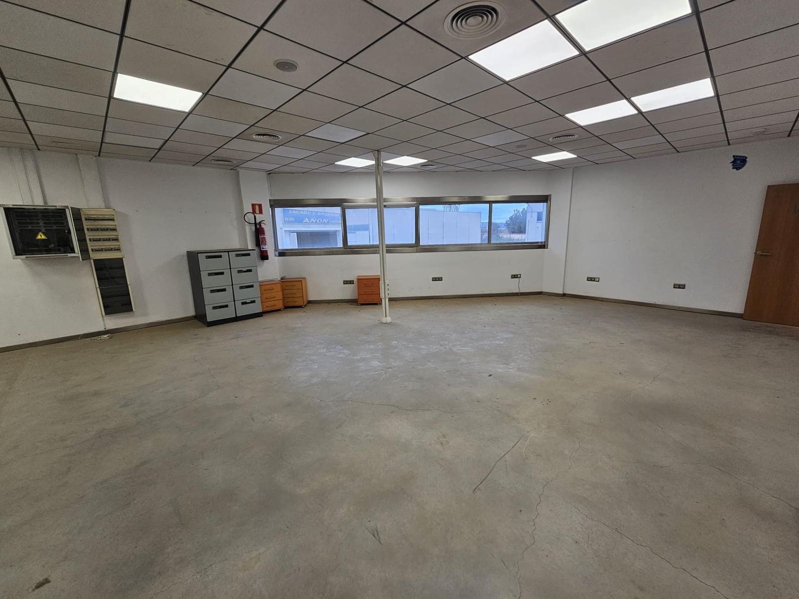 Yritys myytävänä paikassa L'Alcudia mukana 
autotalli - 180 000 € (Ref: 9599562)