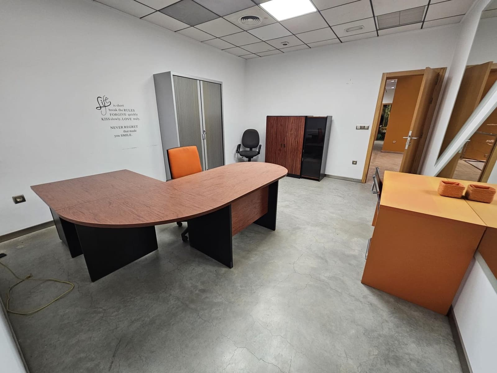 Yritys myytävänä paikassa L'Alcudia mukana 
autotalli - 180 000 € (Ref: 9599562)