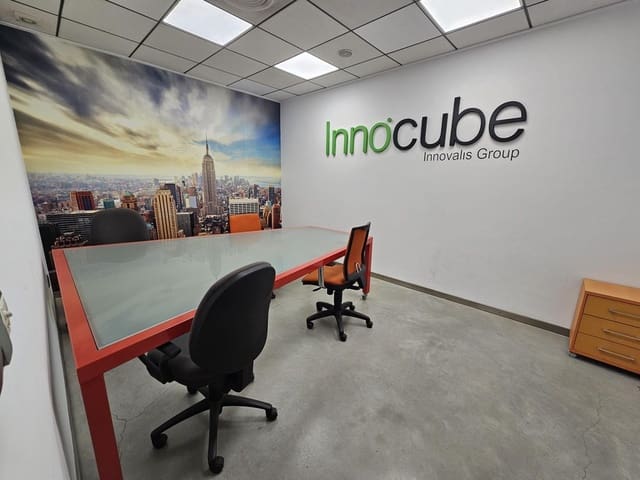 Yritys myytävänä paikassa L'Alcúdia mukana 
autotalli - 180 000 € (Ref: 9599562)