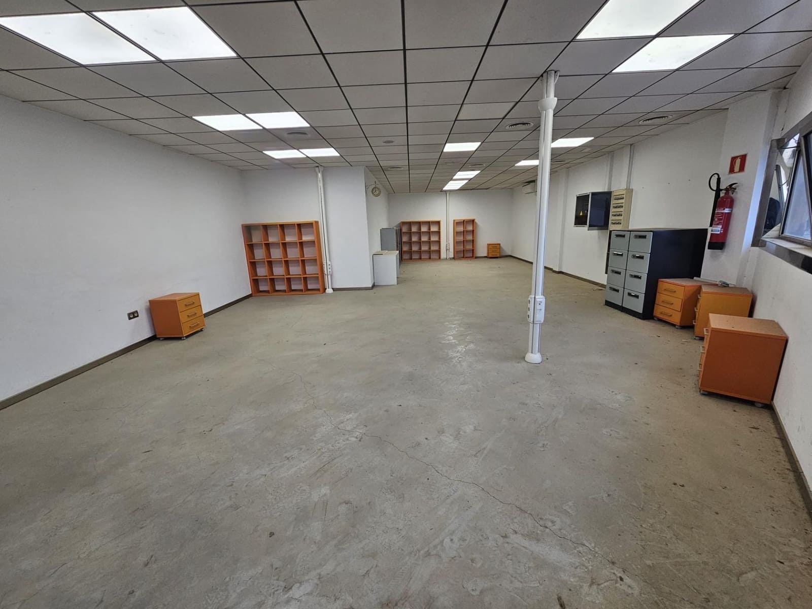 Yritys myytävänä paikassa L'Alcudia mukana 
autotalli - 180 000 € (Ref: 9599562)