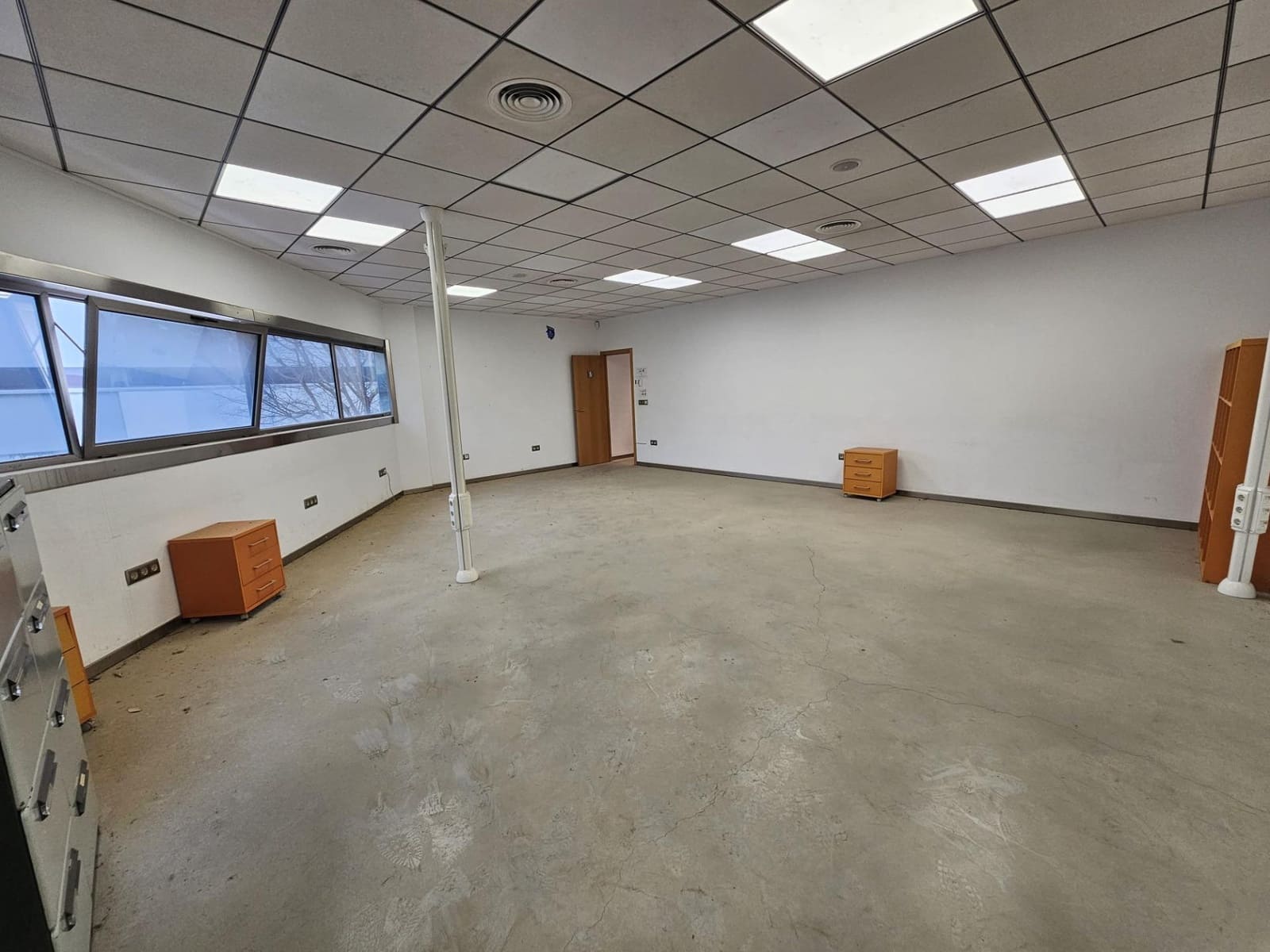 Yritys myytävänä paikassa L'Alcudia mukana 
autotalli - 180 000 € (Ref: 9599562)