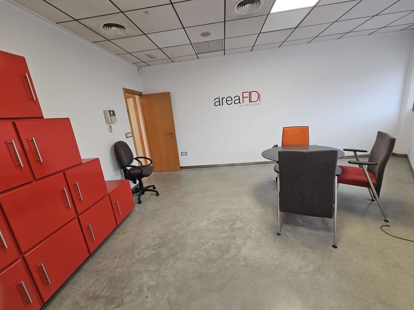 Yritys myytävänä paikassa L'Alcudia mukana 
autotalli - 180 000 € (Ref: 9599562)