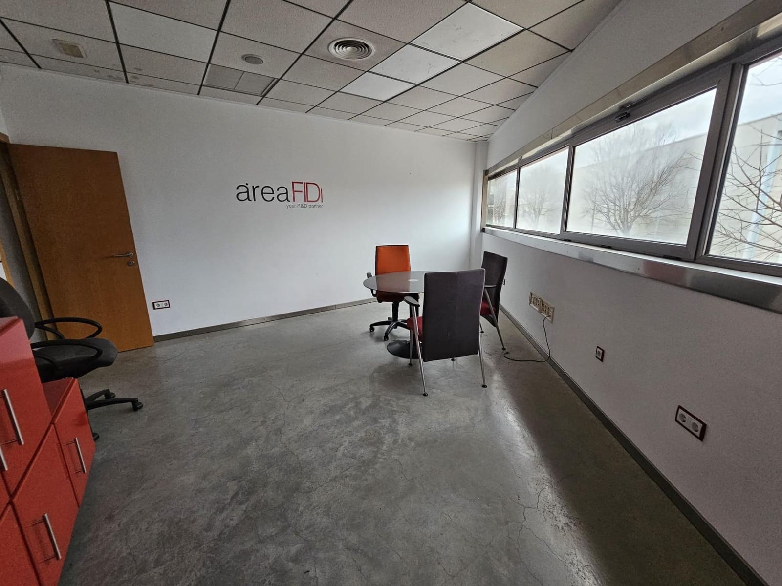 Yritys myytävänä paikassa L'Alcudia mukana 
autotalli - 180 000 € (Ref: 9599562)