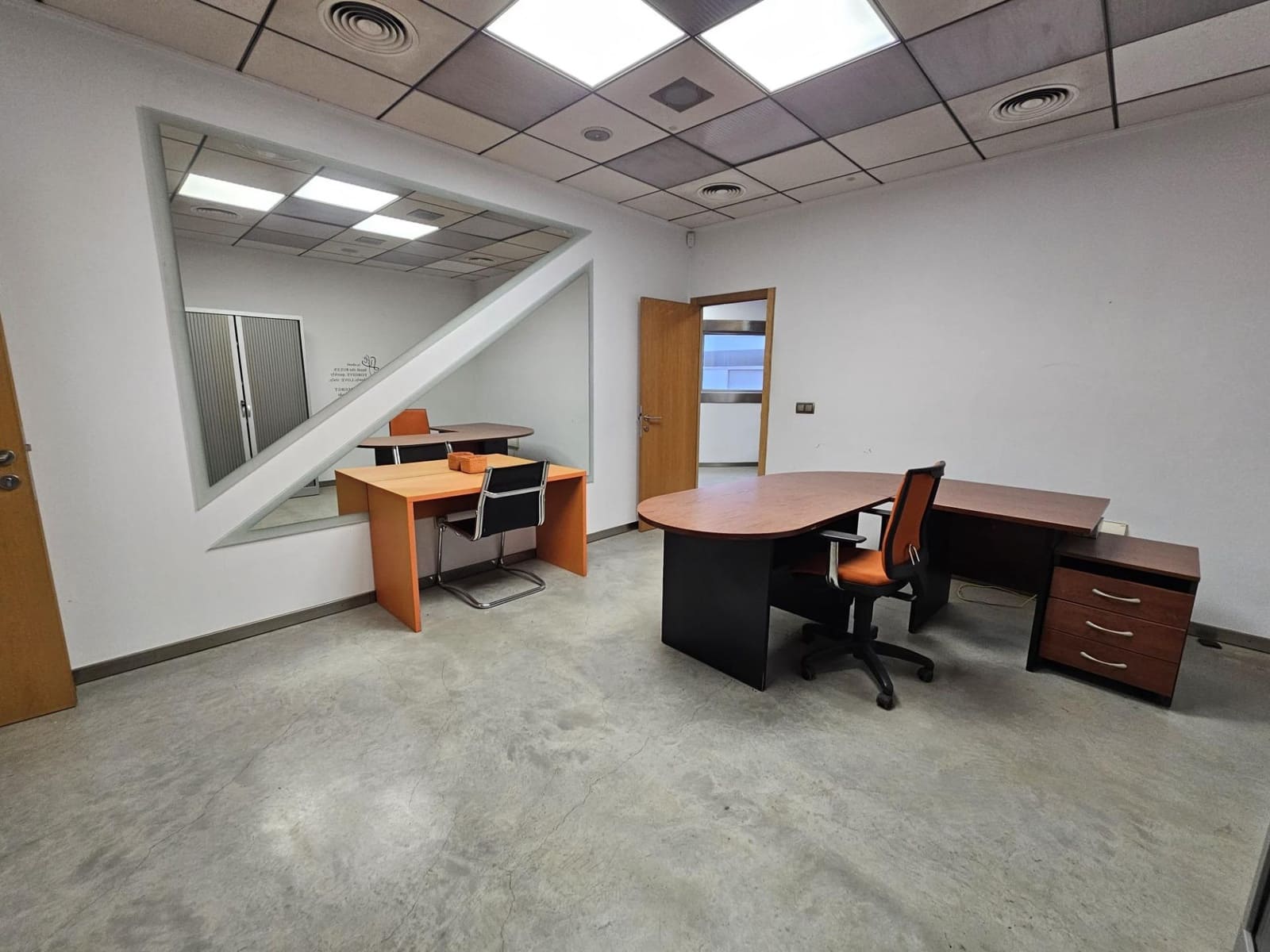 Yritys myytävänä paikassa L'Alcudia mukana 
autotalli - 180 000 € (Ref: 9599562)