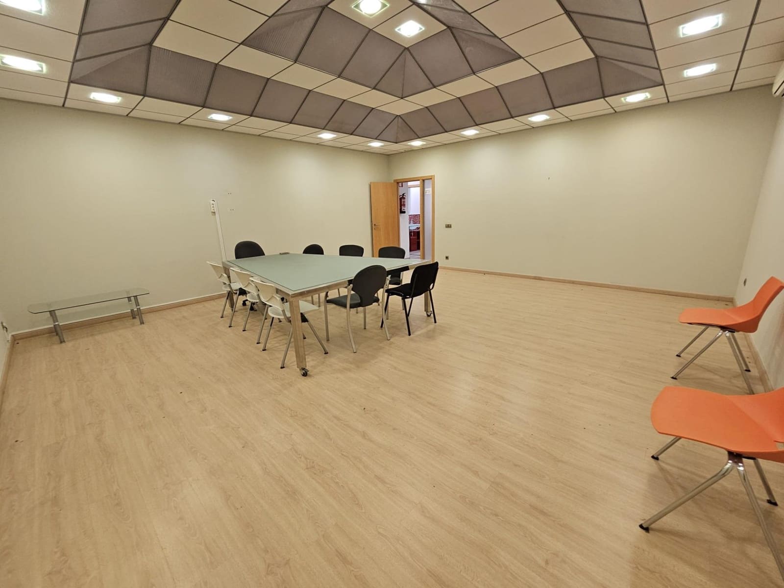 Yritys myytävänä paikassa L'Alcudia mukana 
autotalli - 180 000 € (Ref: 9599562)