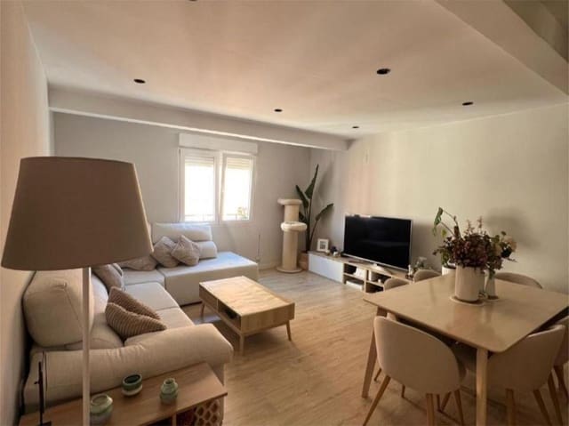 Appartement de 3 chambres à louer à Nou Moles, Valence ville - 1 400 € (Ref: 9599563)