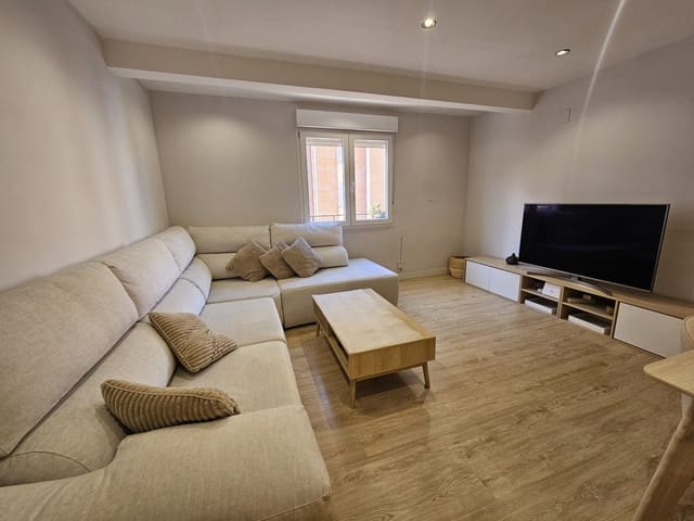 Appartement de 3 chambres à louer à Nou Moles, Valence ville - 1 400 € (Ref: 9599563)