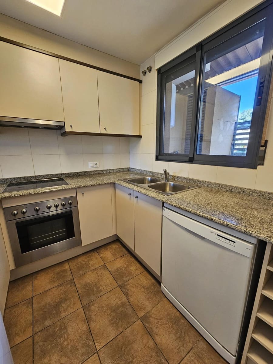 2 soveværelse Lejlighed til salg i Chiva med swimmingpool garage - € 255.000 (Ref: 9599564)