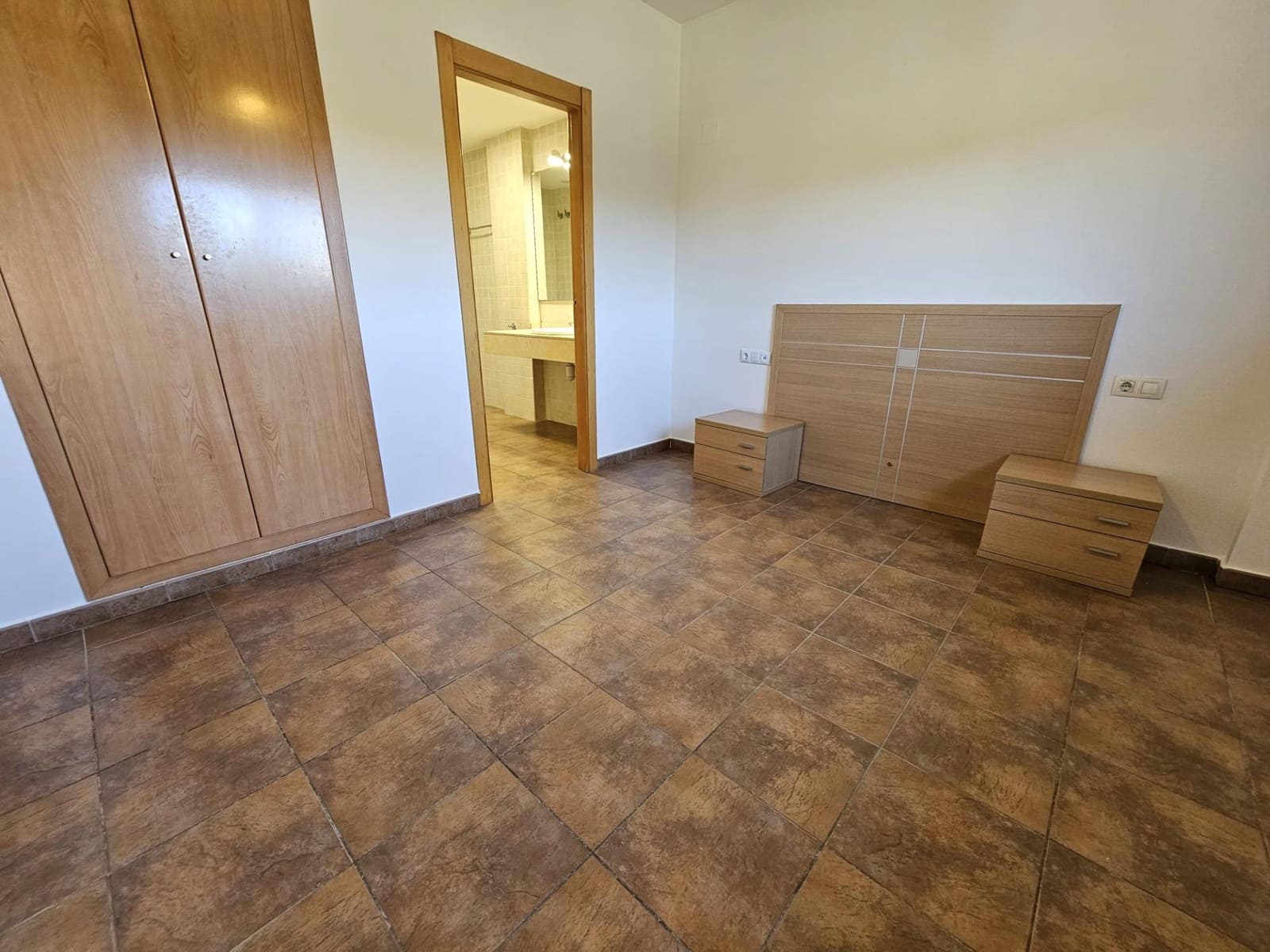 2 soveværelse Lejlighed til salg i Chiva med swimmingpool garage - € 255.000 (Ref: 9599564)