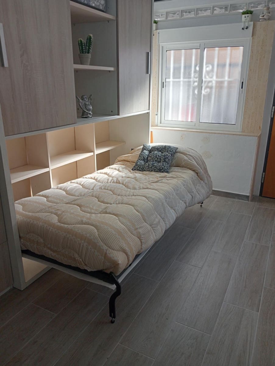 2 soveværelse Erhverv til salg i Valencia by - € 100.000 (Ref: 9608091)