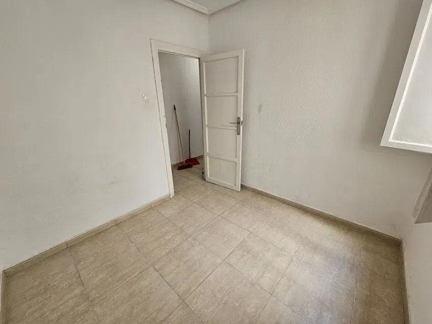 3 sovrum Lägenhet att hyra i Valencia stad - 1 280 € (Ref: 9611557)