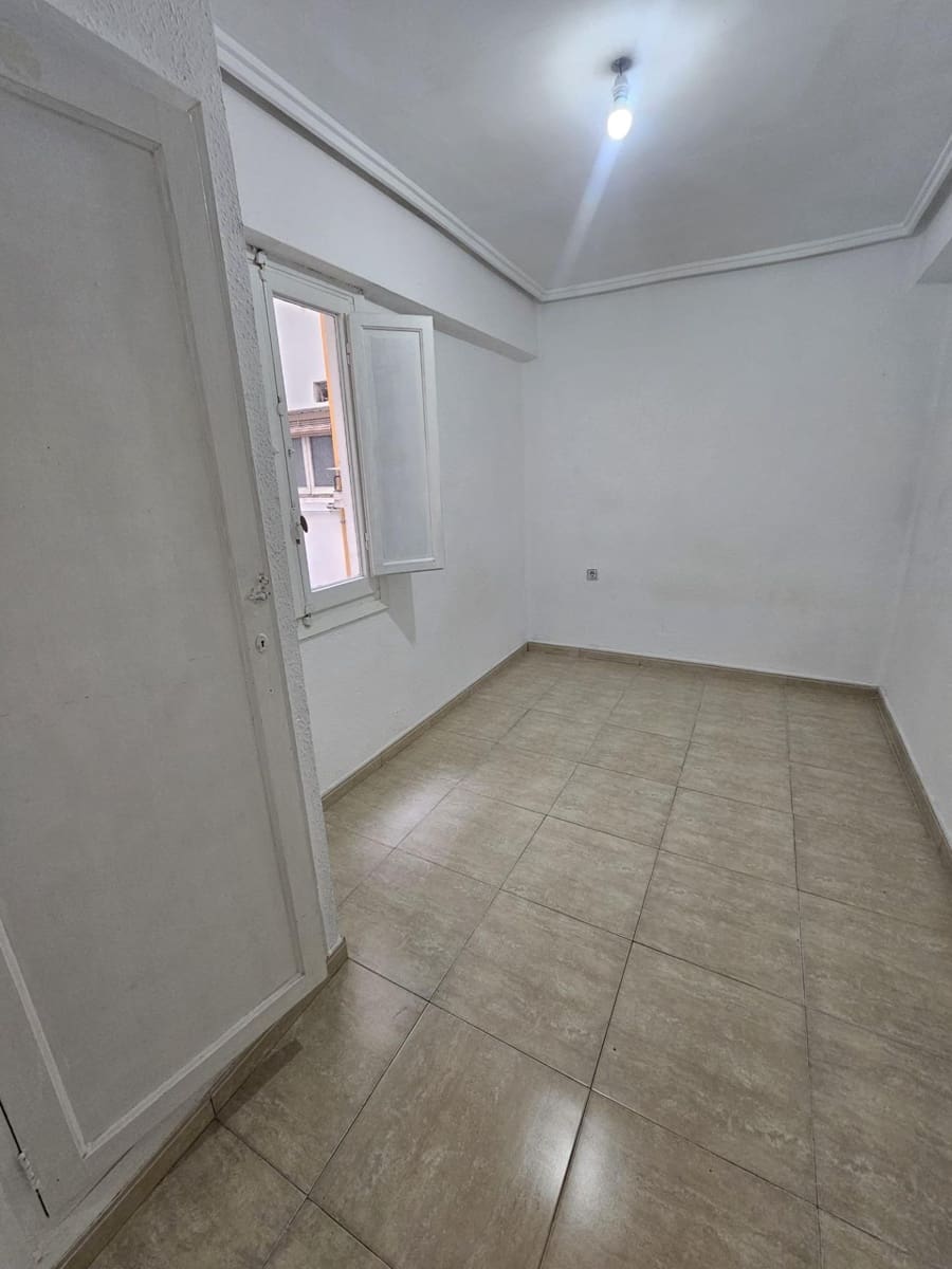 3 sovrum Lägenhet att hyra i Valencia stad - 1 280 € (Ref: 9611557)
