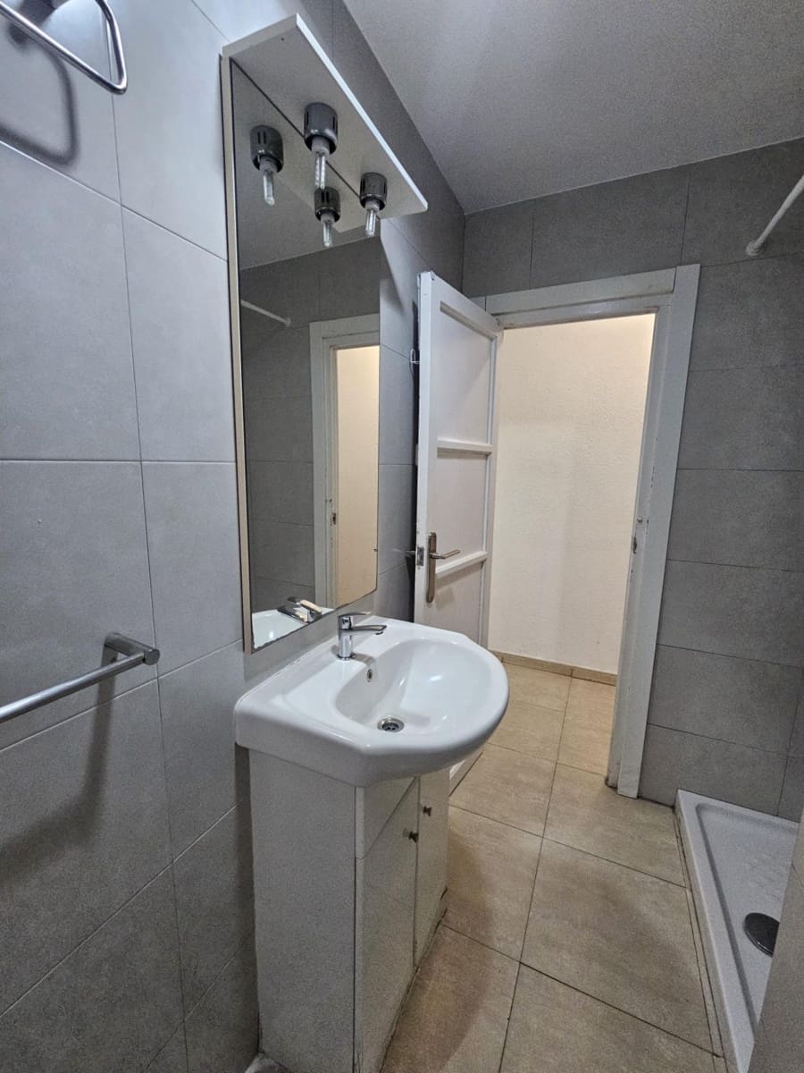 3 sovrum Lägenhet att hyra i Valencia stad - 1 280 € (Ref: 9611557)