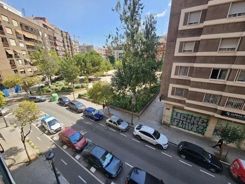 3 sovrum Lägenhet att hyra i Valencia stad - 1 280 € (Ref: 9611557)