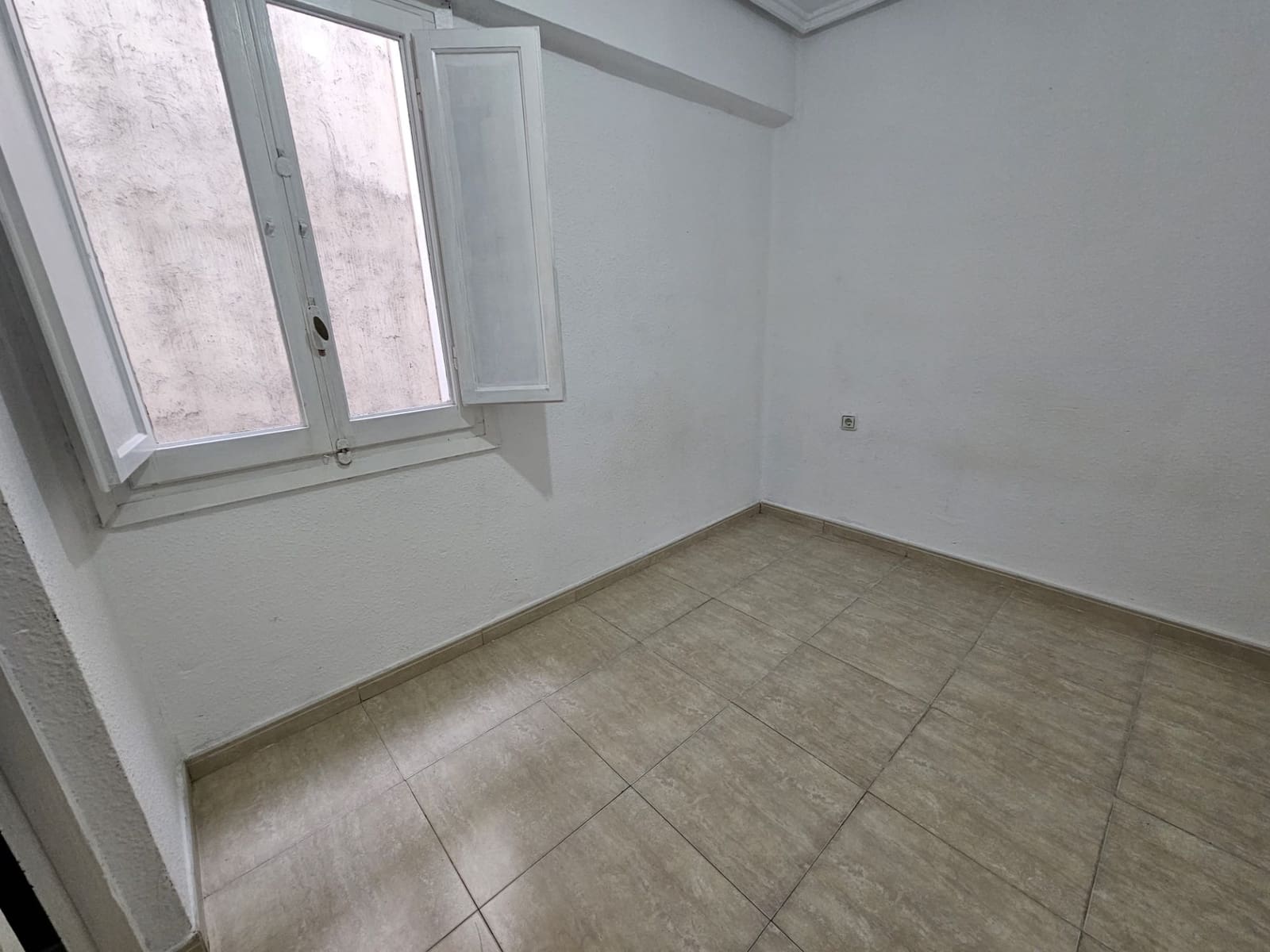 3 sovrum Lägenhet att hyra i Valencia stad - 1 280 € (Ref: 9611557)