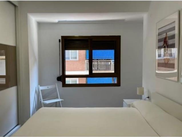 2 soveværelse Lejlighed til salg i El Pilar, Valencia by - € 350.000 (Ref: 9611558)