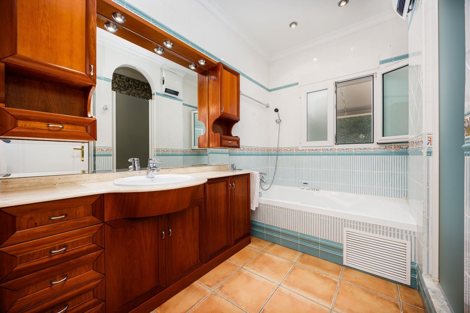 3 soverom Villa til salgs i Denia med svømmebasseng garasje - € 990 000 (Ref: 10060535)