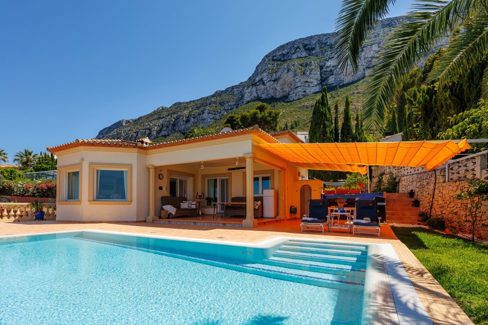 3 soverom Villa til salgs i Denia med svømmebasseng garasje - € 990 000 (Ref: 10060535)
