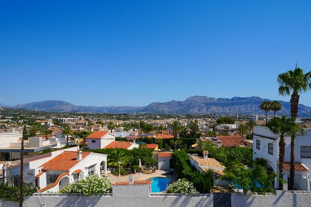 5 soveværelse Villa til salg i Albir, Alfaz del Pi / L'Alfàs del Pi med swimmingpool garage - € 2.250.000 (Ref: 10118246)