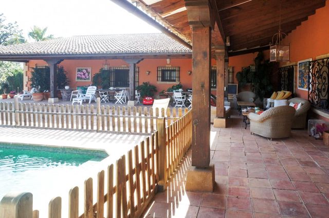 Chalet de 8 habitaciones en La Pedrera - Vessanes, Dénia en venta con piscina - 3.000.000 € (Ref: 10118278)