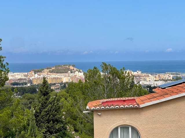 Chalet de 4 habitaciones en El Montgó, Dénia en venta con piscina garaje - 575.000 € (Ref: 10118293)