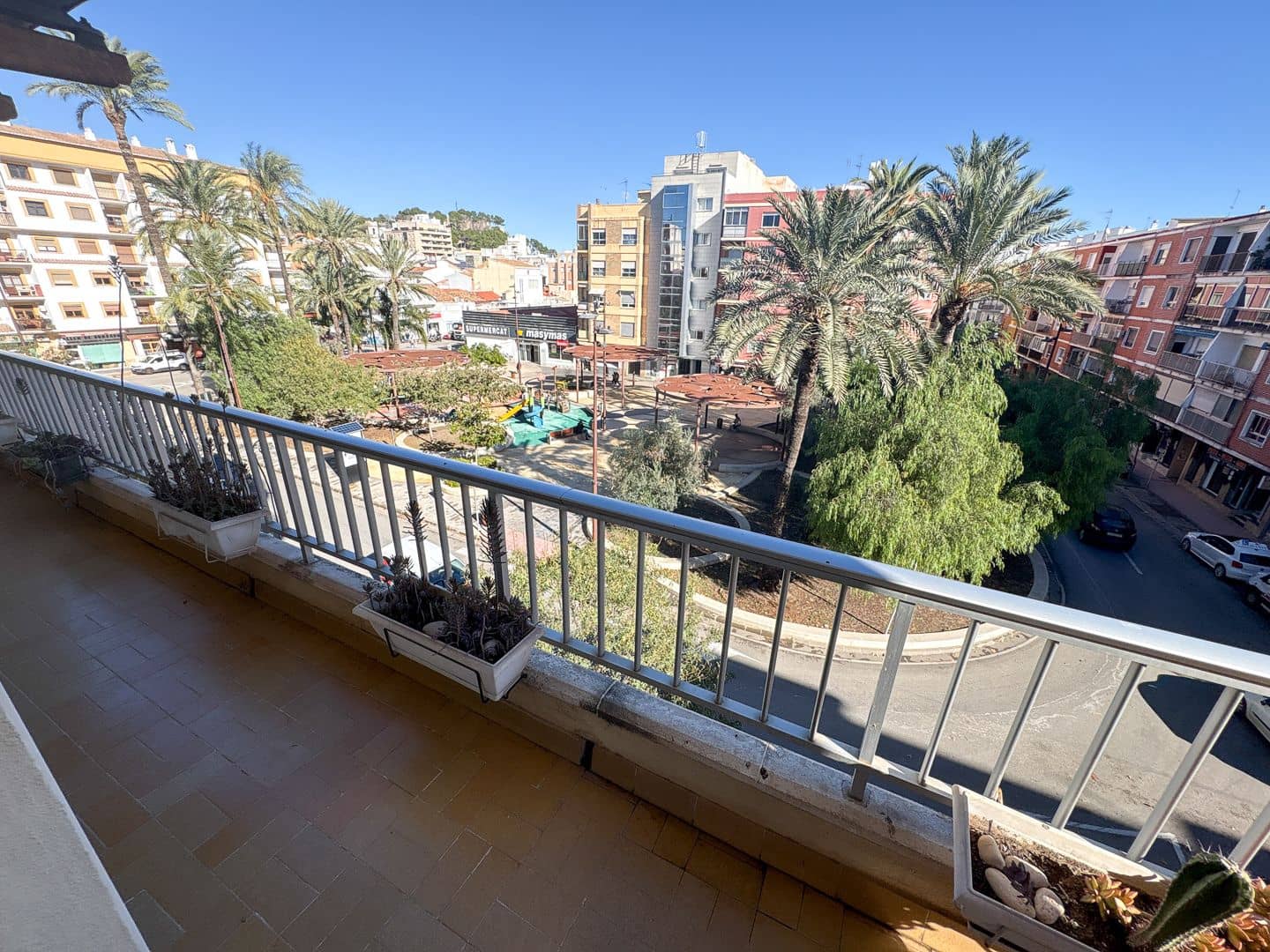 7 slaapkamer Flat te koop in Denia - € 375.000 (Ref: 10118336)