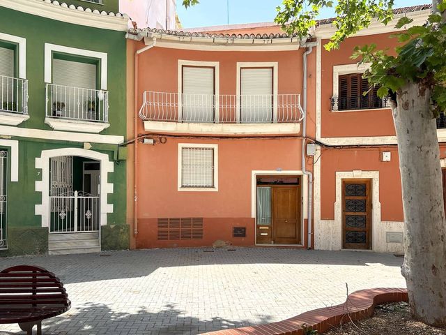 7 soverom Hus til salgs i Centro Urbano, Dénia med garasje - € 716 000 (Ref: 10118343)